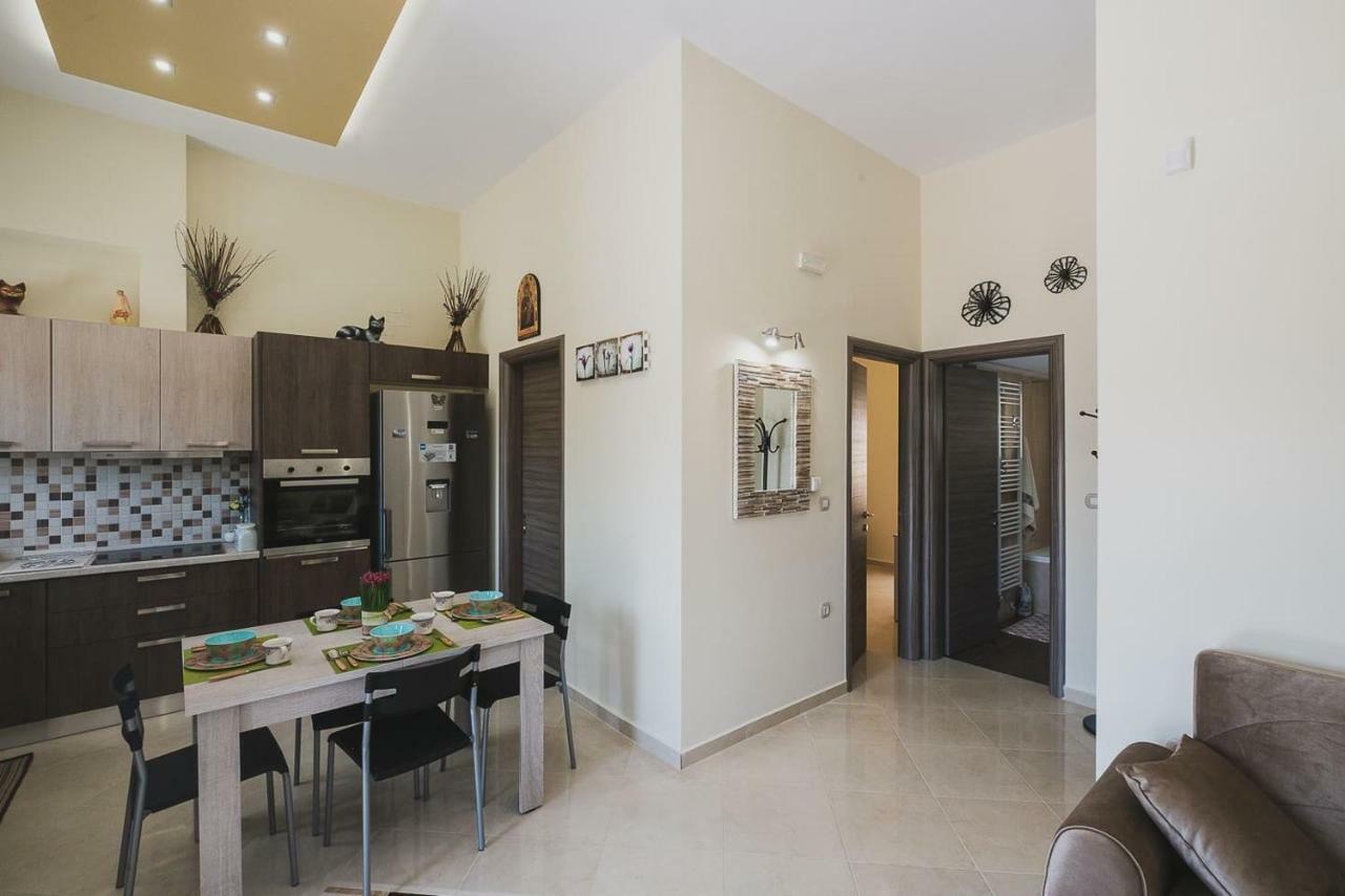 Spacious Home With Parking Chania  Exteriör bild