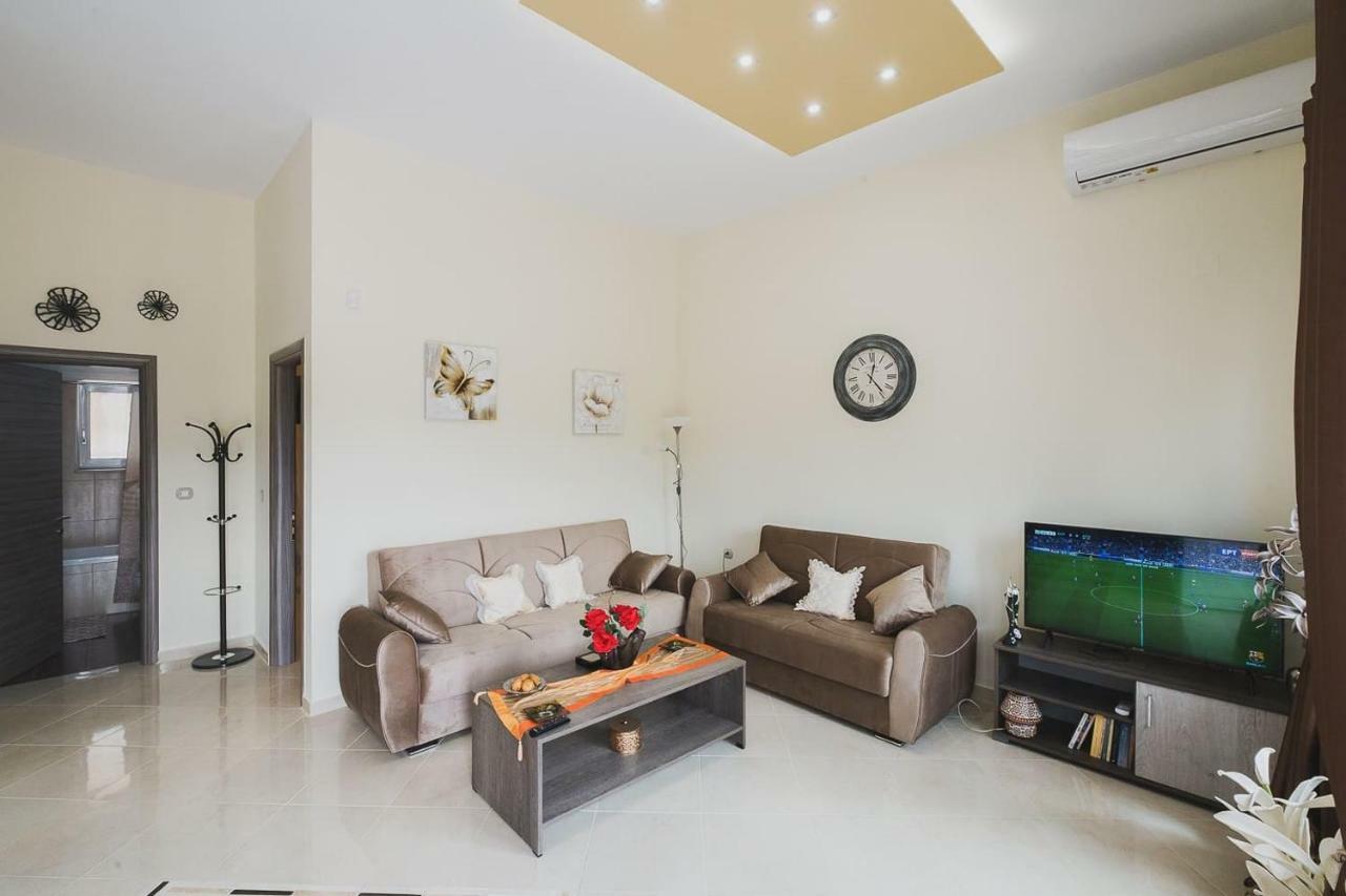 Spacious Home With Parking Chania  Exteriör bild